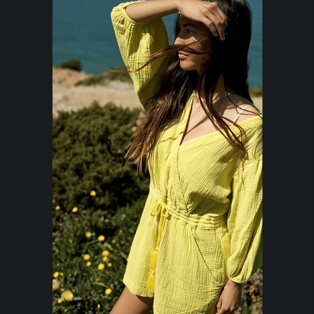 ANTHROPOLOGIE Yellow Gauzy‎ Cotton Vneck Peasent Sleeve Romper Women's Size M